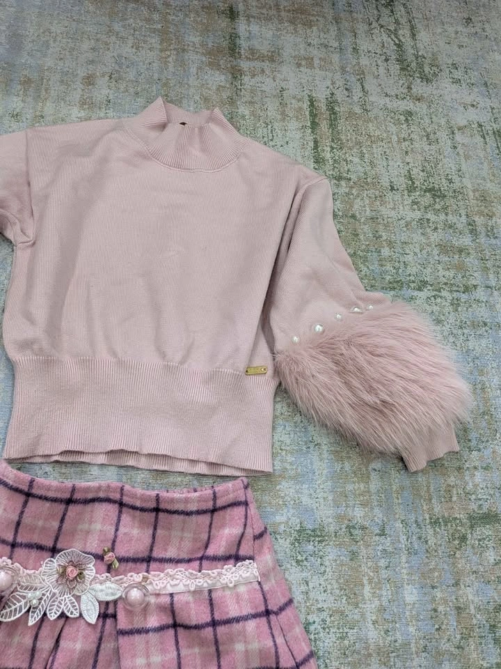 Beautiful set of sweater and plaid skirt for girls - photo 4