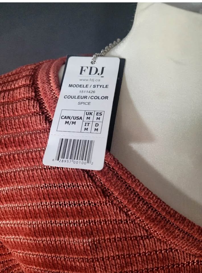 FDJ V-neck Spice Knit Top Woman's Size M soft stretchy - photo 4