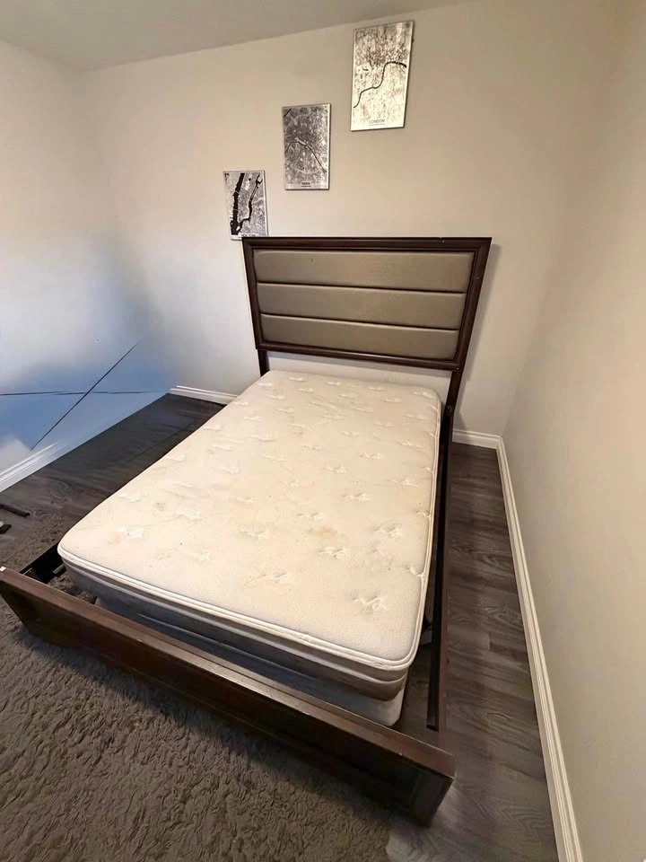 Mattress, box spring & bed frame