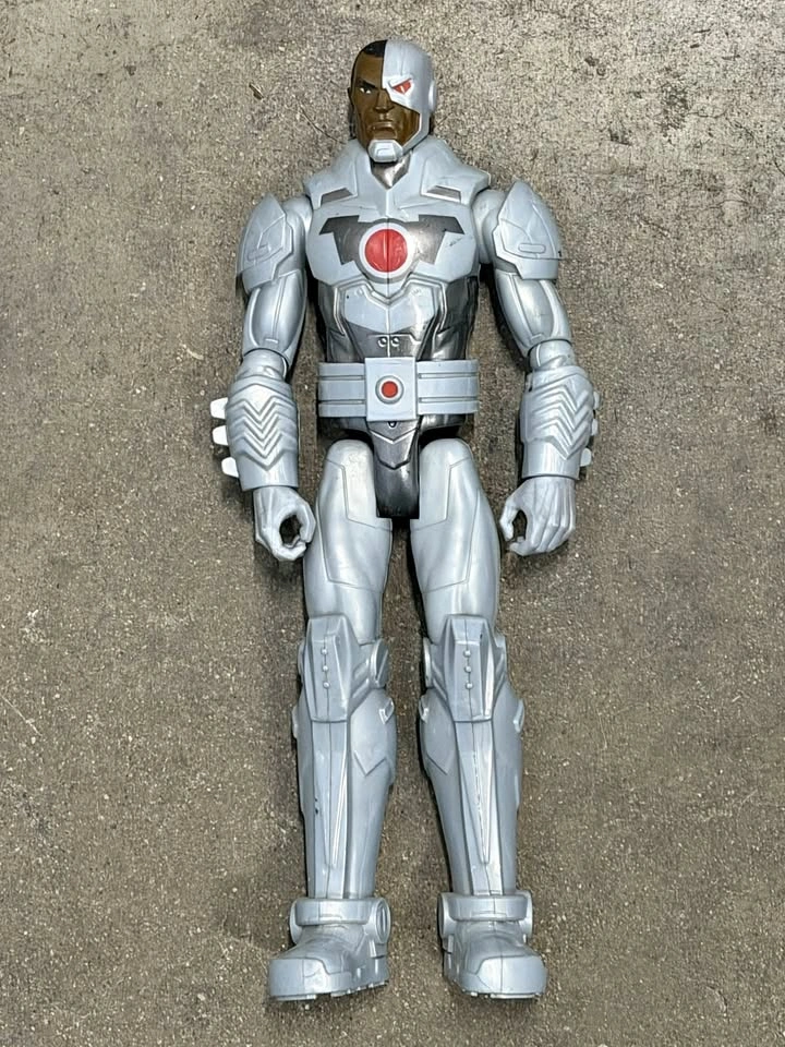 DC Comics Cyborg 12-inch Action Figure