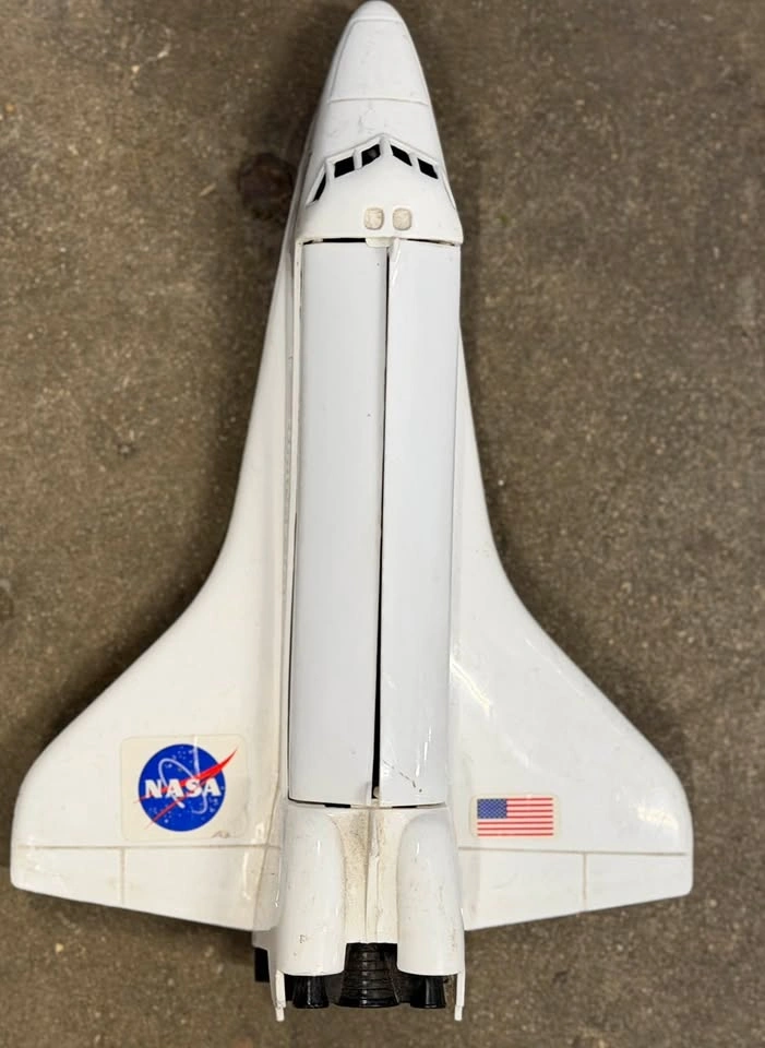 Space Shuttle Discovery Toy - photo 2