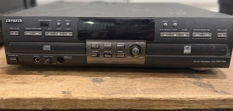 Aiwa XC-RW700 CD/CD Recorder - photo 3