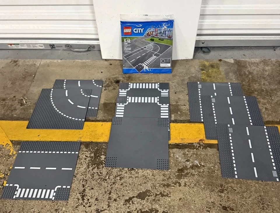 LEGO City 7280 & 7281 Road Baseplates Lot