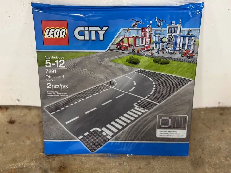 LEGO City 7280 & 7281 Road Baseplates Lot - photo 2