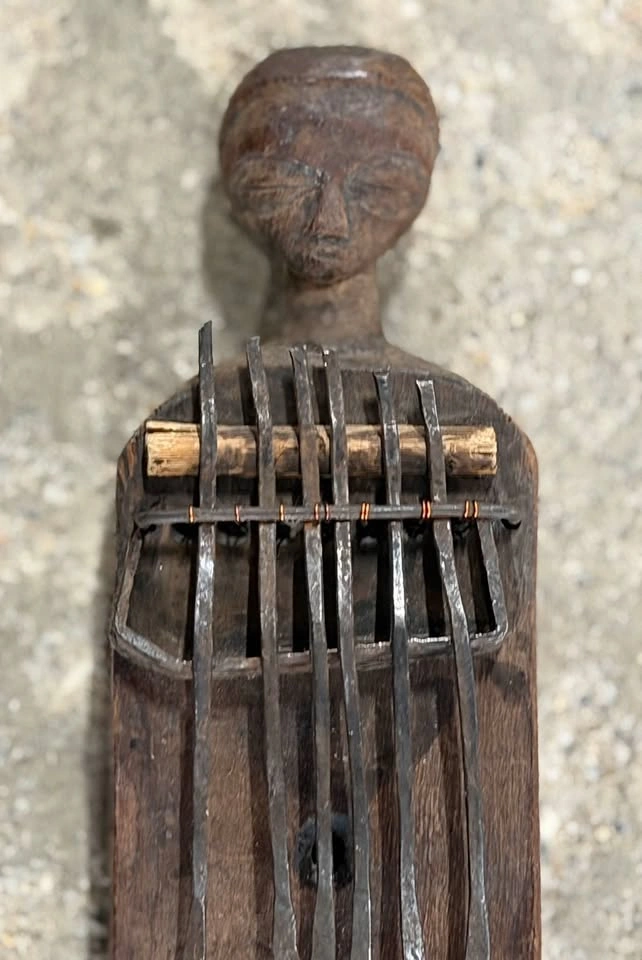 Vintage Hand-Carved African Kalimba Thumb Piano - photo 3