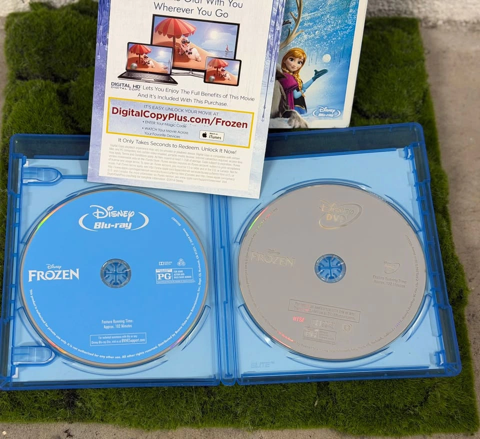 Disney Frozen Collector's Edition Blu-ray + DVD - photo 5