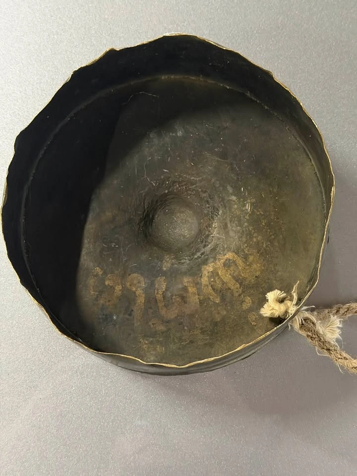 Vintage Southeast Asian Bronze Nipple Gong - photo 4