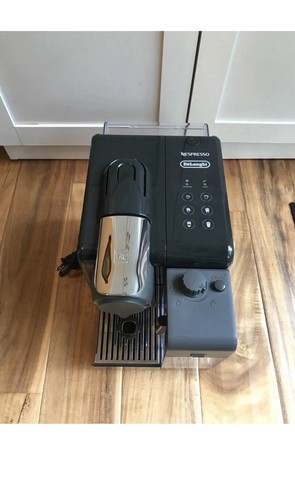 Nespresso EN560B Lattissima Touch Espresso Machine - photo 3