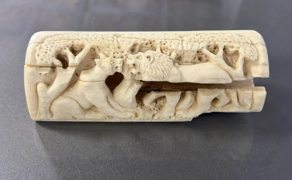 Vintage Authentic African Hand-Carved Lion and Lioness Sculpture - photo 2