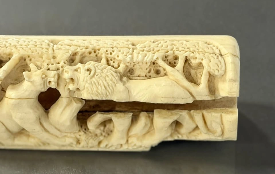 Vintage Authentic African Hand-Carved Lion and Lioness Sculpture - photo 5