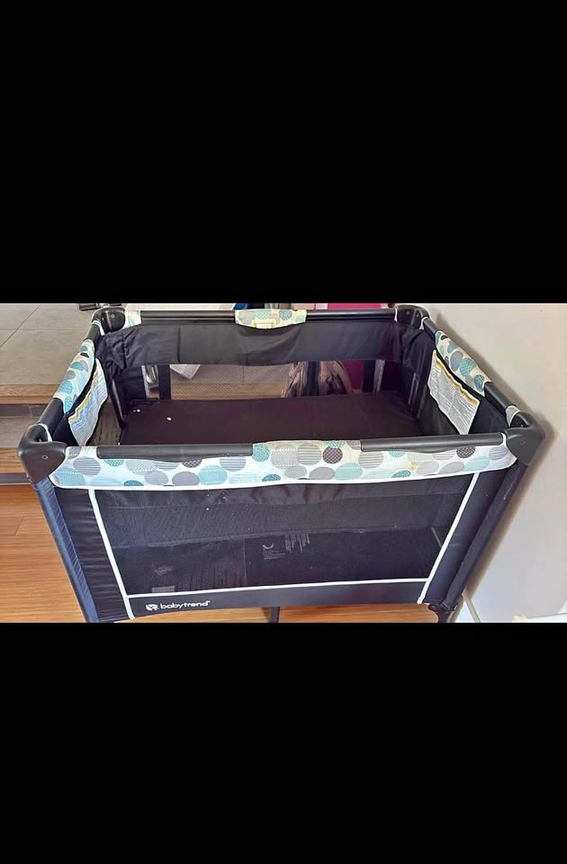 Baby trend portable crib with mattress