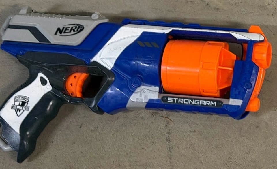 Nerf N-Strike Elite Strongarm Blasters - Set of 2 - photo 3