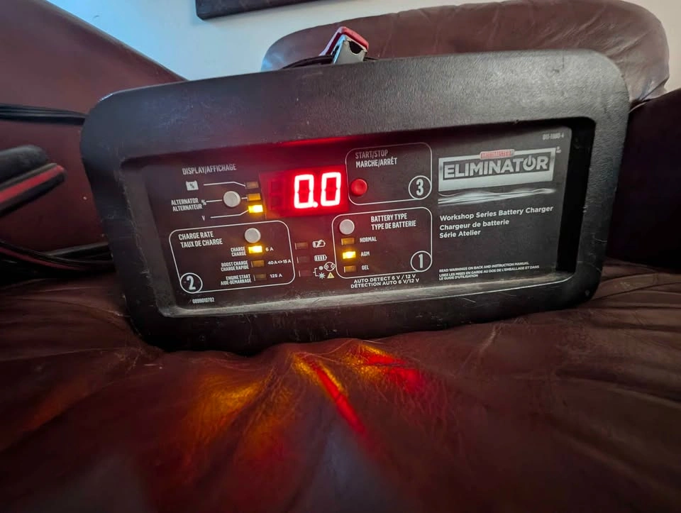 MotoMaster Eliminator Workshop Series Battery Charger 125A - photo 2
