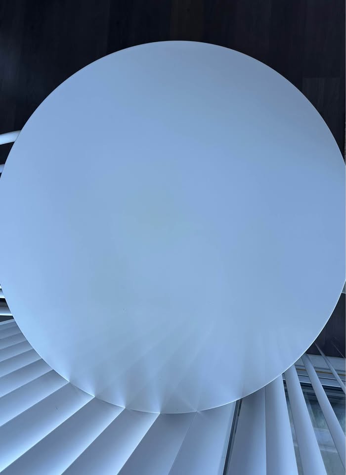 White Dining Table & 2 Chairs (Structube) - photo 3