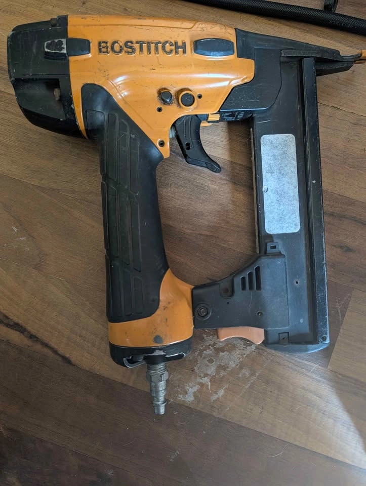 Mastercraft 18-Gauge Brad Nailer - photo 5