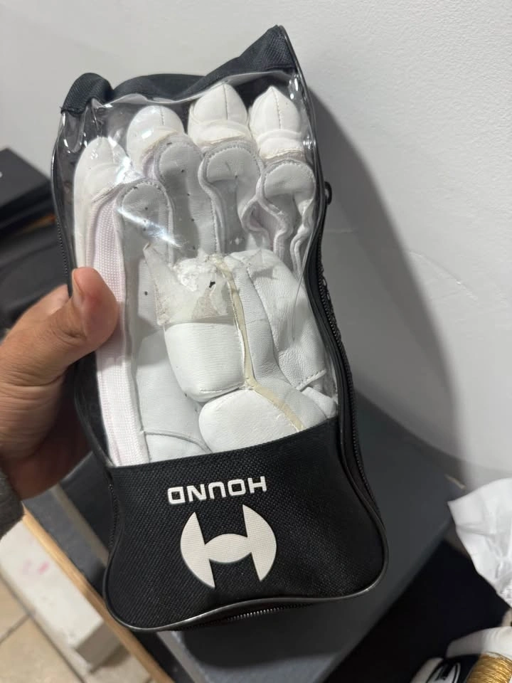 Cricket right hand batting gloves - photo 2