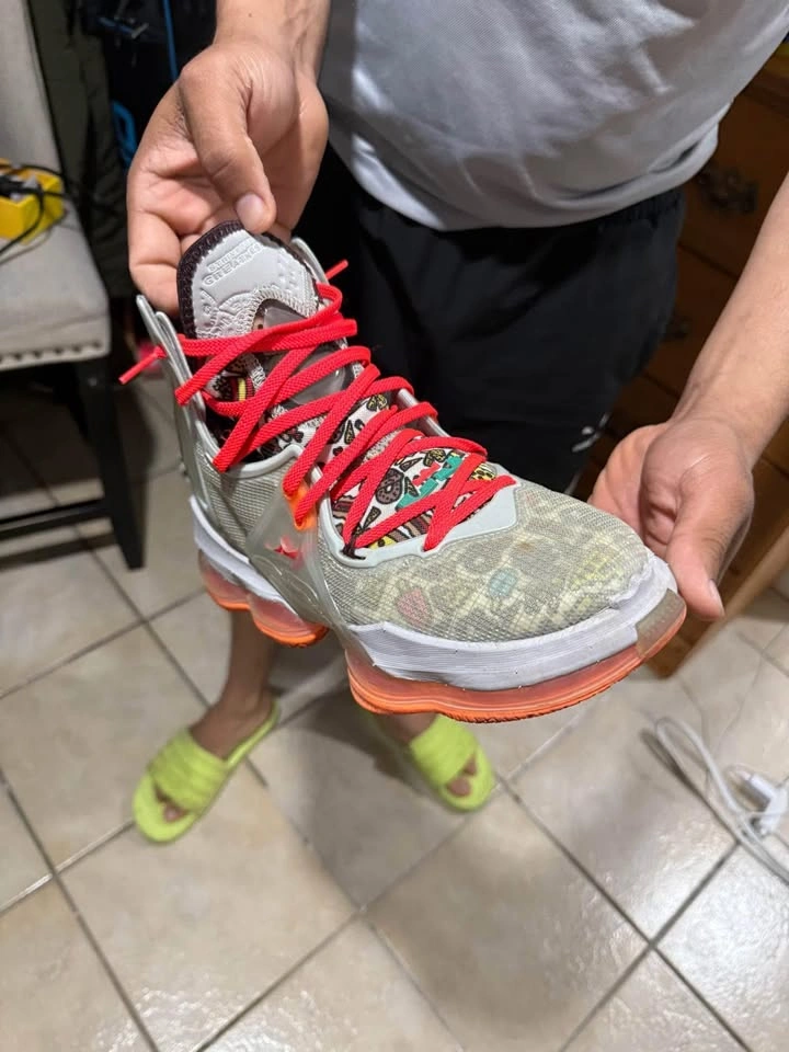 Lebron 19 basketball shoes - photo 3
