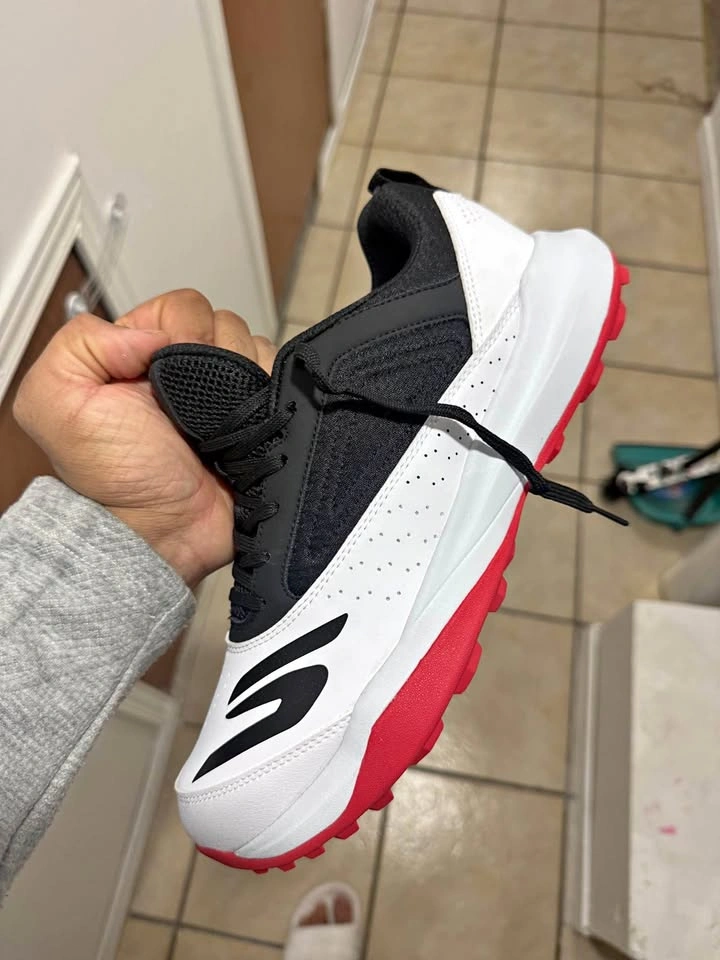 Skechers Cricket Shoes US 9 / EU 42.5