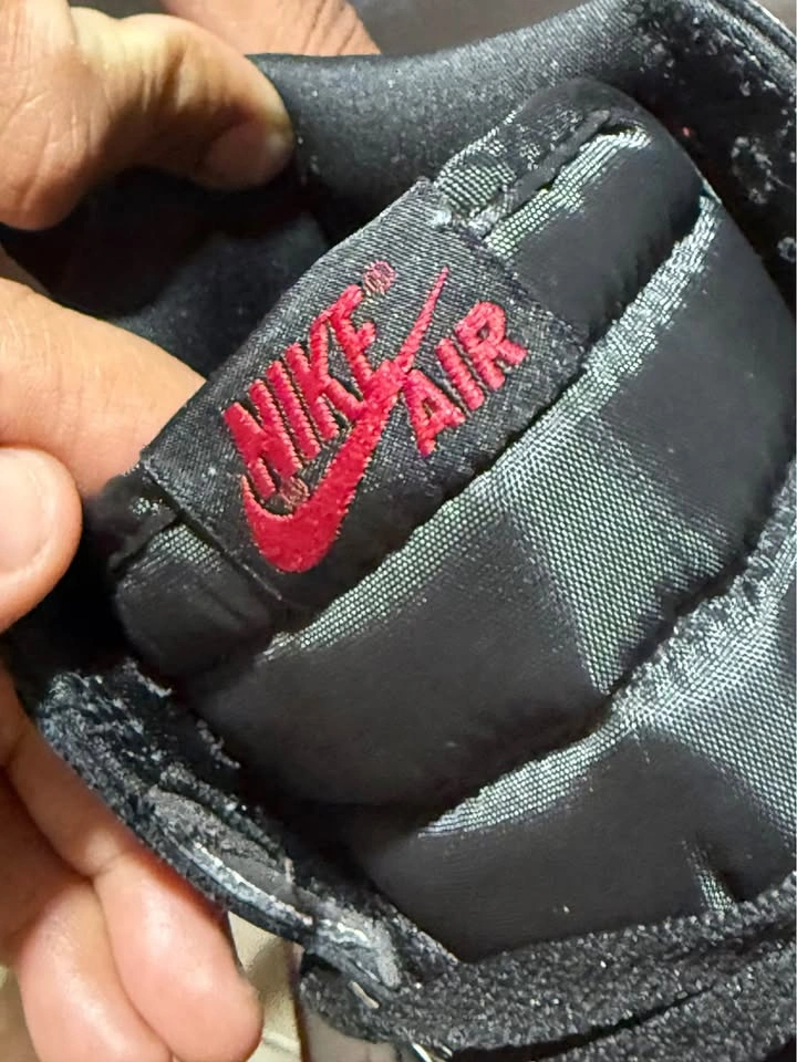Nike red and black shoes - photo 3