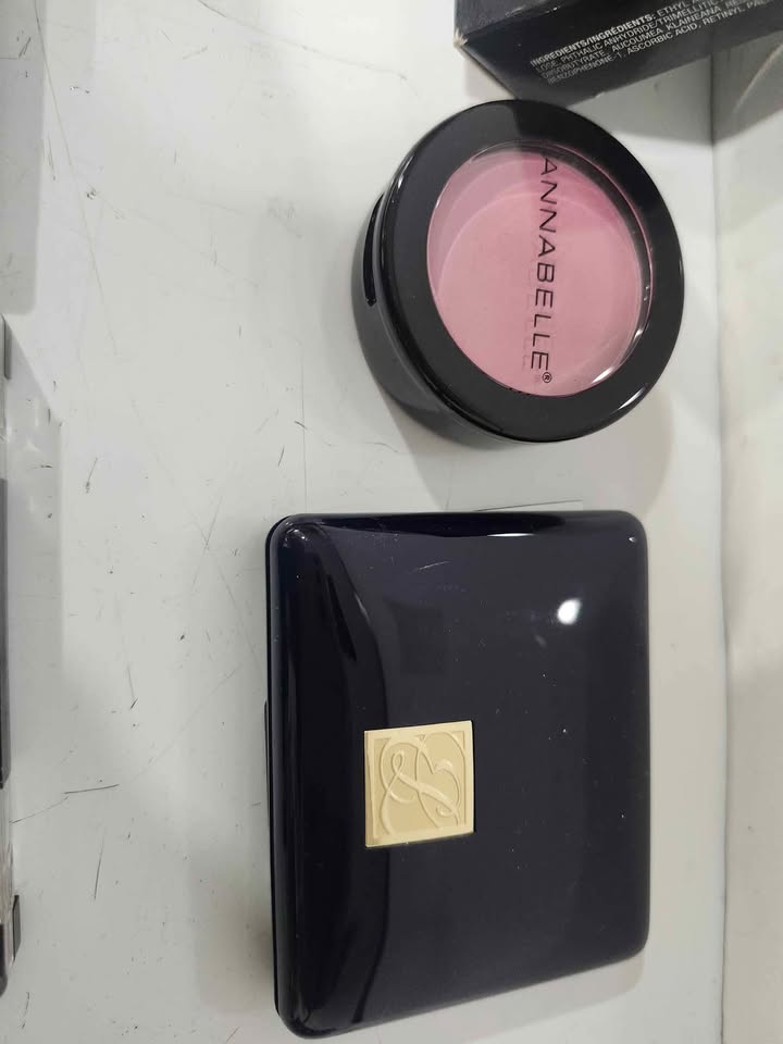 New never open 50% off cosmetics: MAC Avon Estee Lauder - photo 4