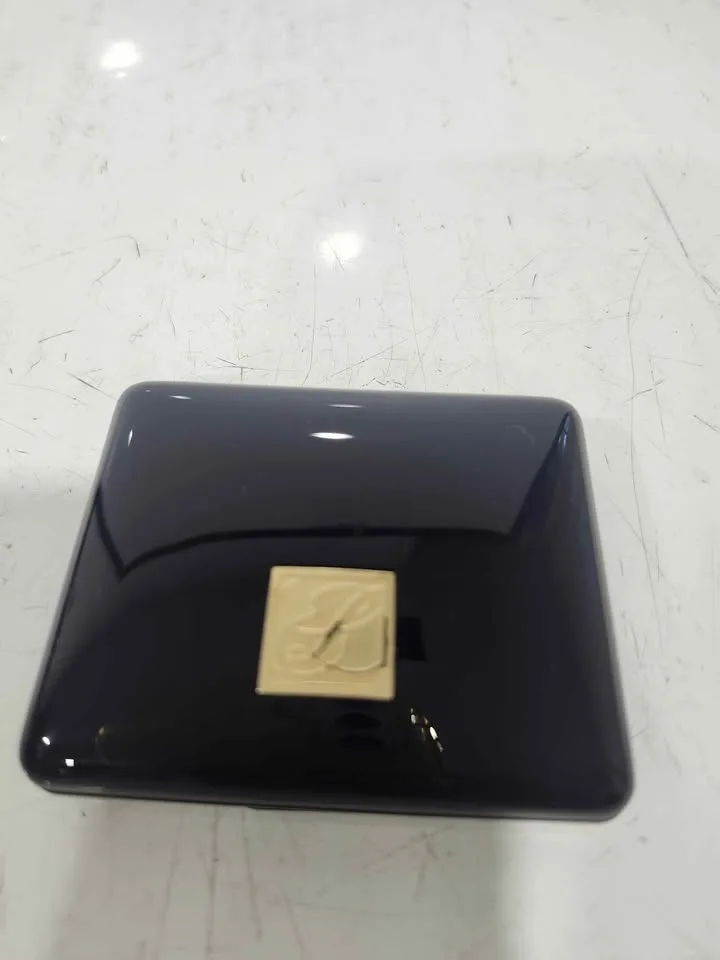 New never open 50% off cosmetics: MAC Avon Estee Lauder image indicator(8)