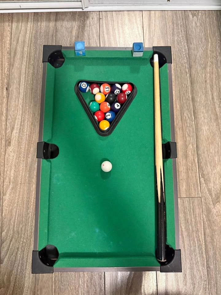 Mini Pool Table