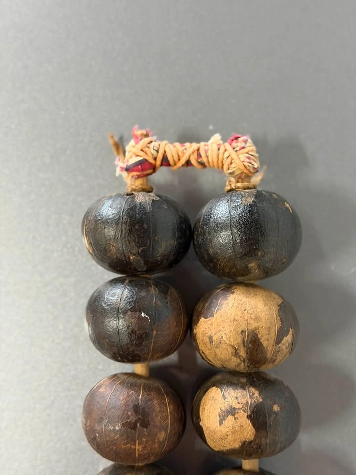 Vintage African Seed Pod Leg Rattle - photo 3