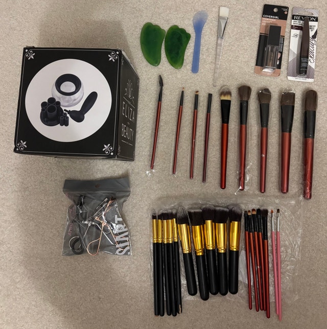 Makeup Brush and Accessory Set