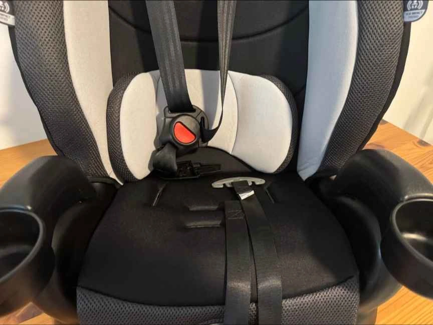Evenflo Car Seat - photo 2