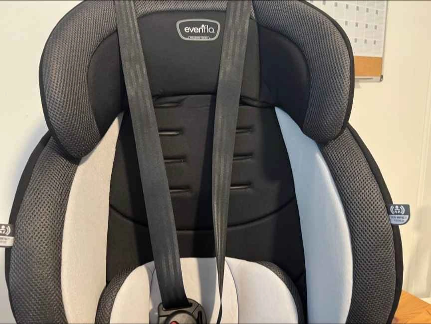 Evenflo Car Seat - photo 3