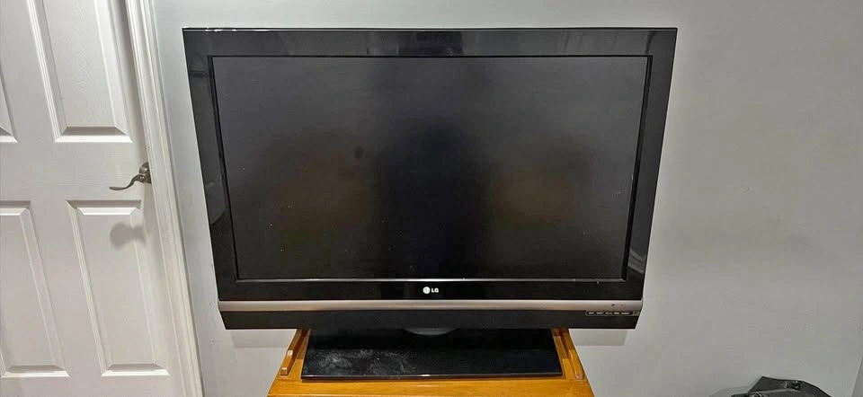 LG Flat Screen TV 42-47 inch