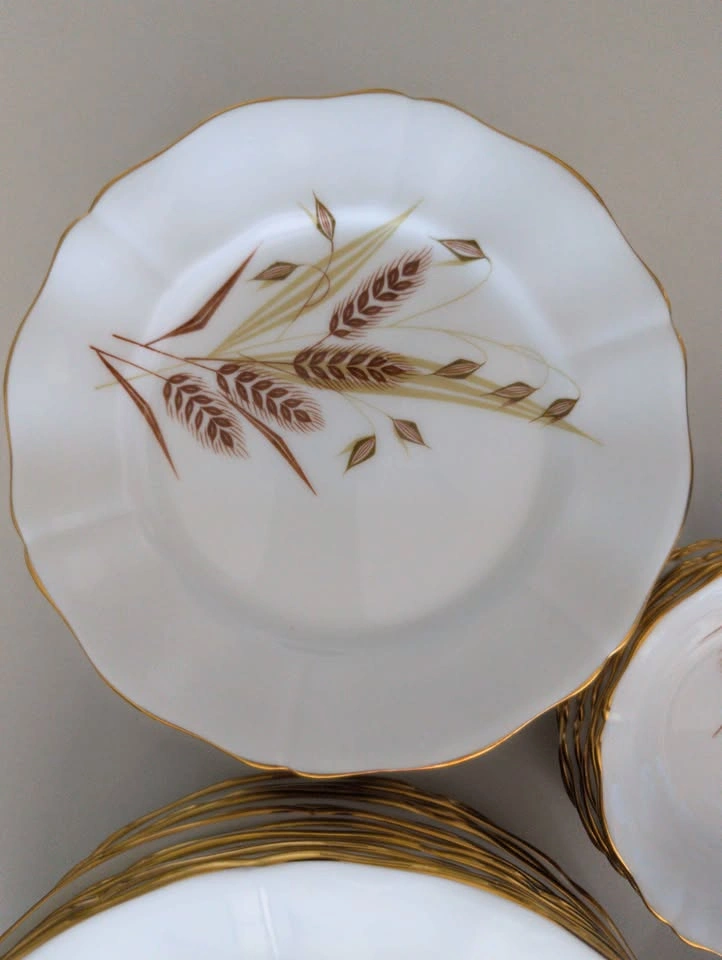 Vintage Wheat Pattern Porcelain Dinnerware Set - photo 3