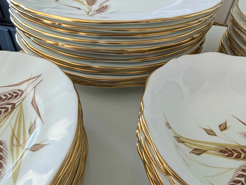 Vintage Wheat Pattern Porcelain Dinnerware Set - photo 4