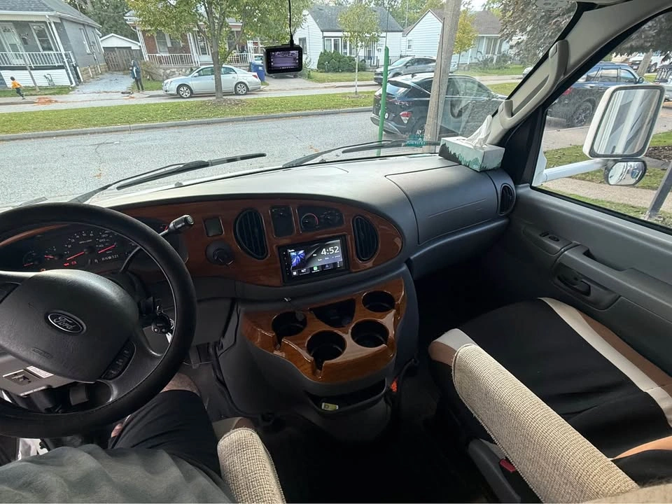 2008 Four Winds 31F motorhome - photo 4