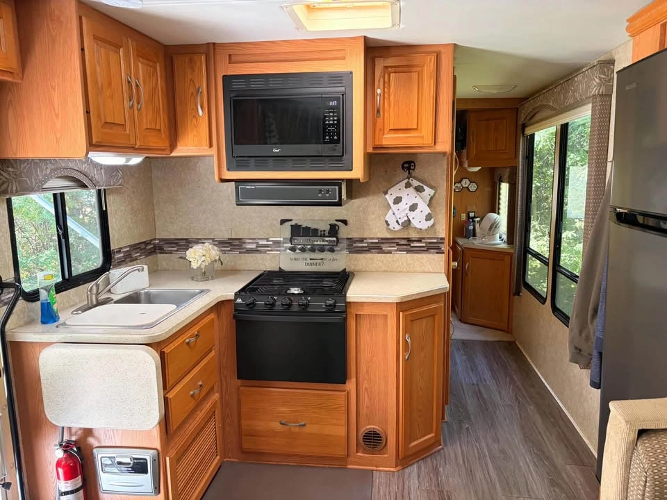2008 Four Winds 31F motorhome - photo 5
