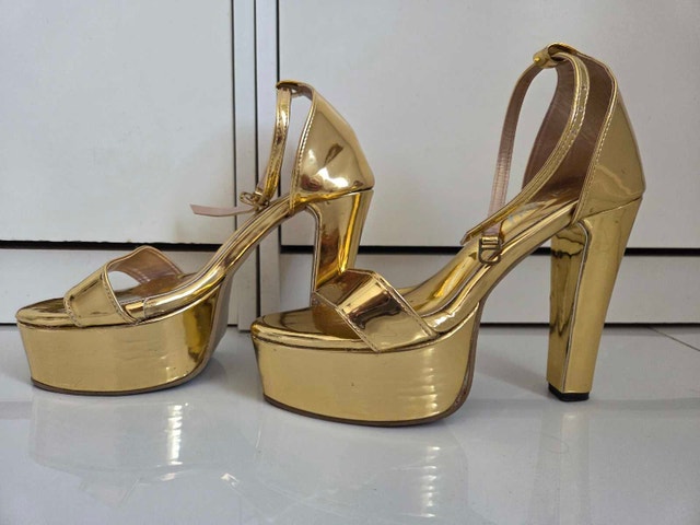 Gold heels size 7 - photo 3