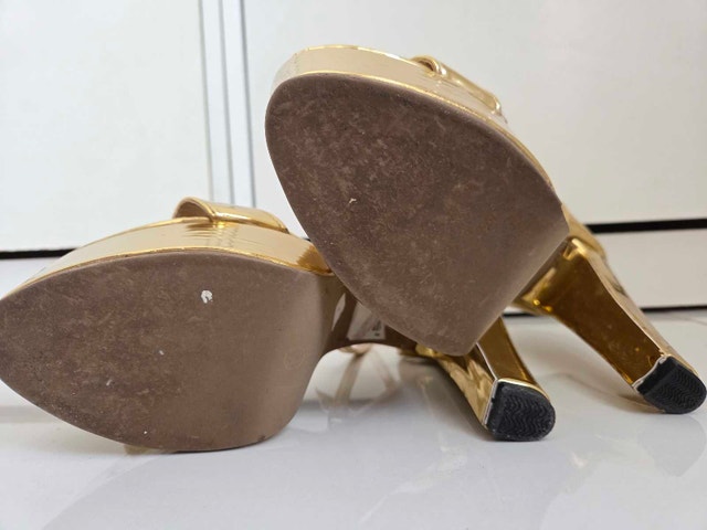 Gold heels size 7 - photo 5