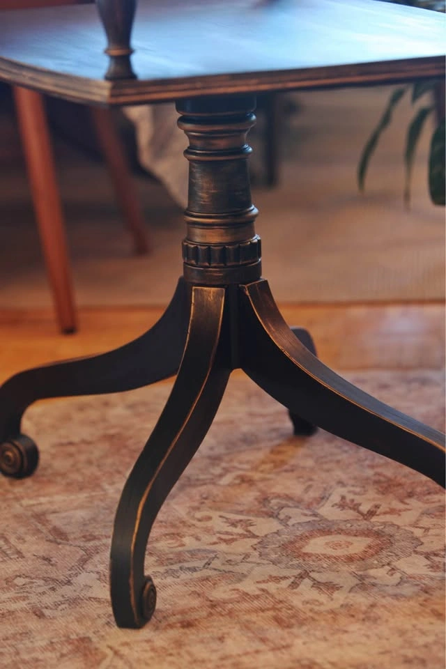 Refinished Vintage Two-Tier Duncan Phyfe Style Table - photo 4