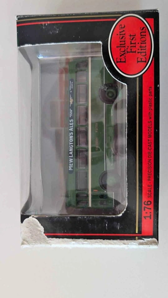 Exclusive First Editions 1:76 Scale Southern Vectis Die-Cast Bus