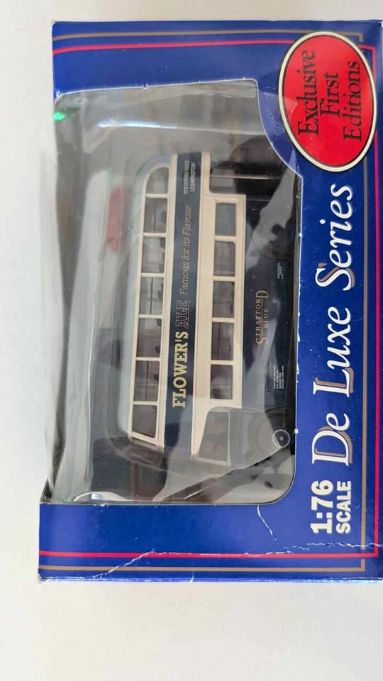 Exclusive First Editions De Luxe Series 1:76 Scale Model Bus