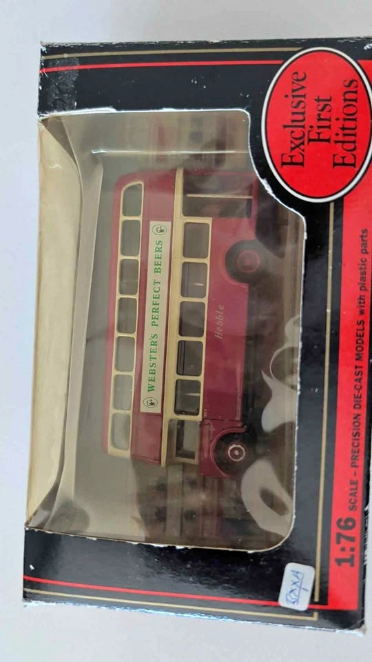 Exclusive First Editions Hebble 1:76 Scale Die-Cast Bus