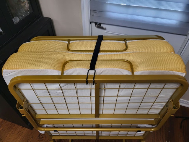 Cyclysio 75 X 31'' Folding Bed with Mattress and Storage Cover