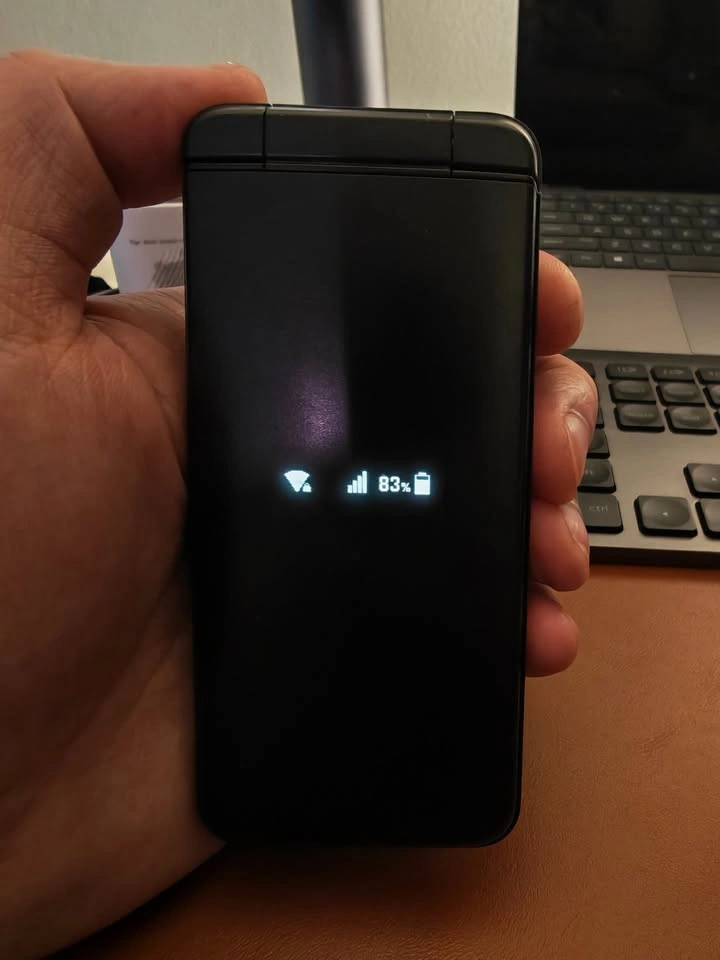 Kyocera DIGNO Keitai 4 A202KC Android 10 Flip phone - photo 4