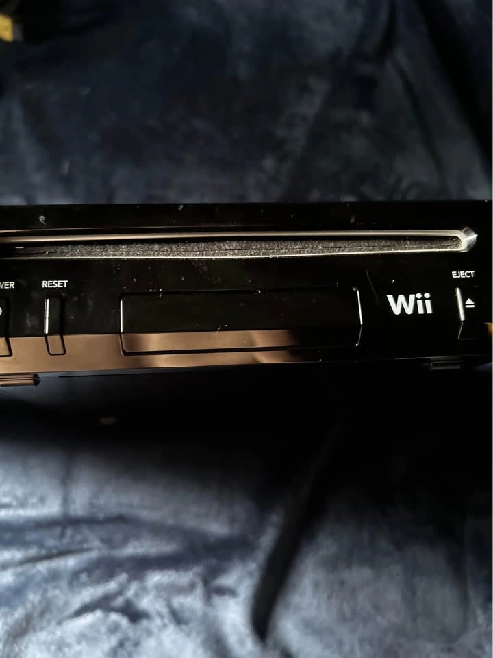 Old Nintendo wii - photo 3
