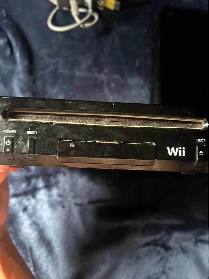 Old Nintendo wii - photo 4