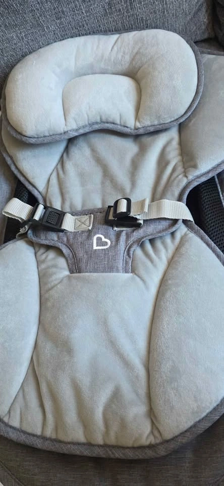 Munchkin Bluetooth Baby Swing – Brand New - photo 3