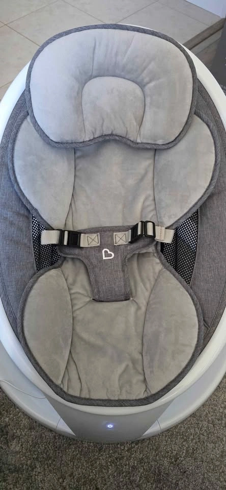 Munchkin Bluetooth Baby Swing – Brand New - photo 4