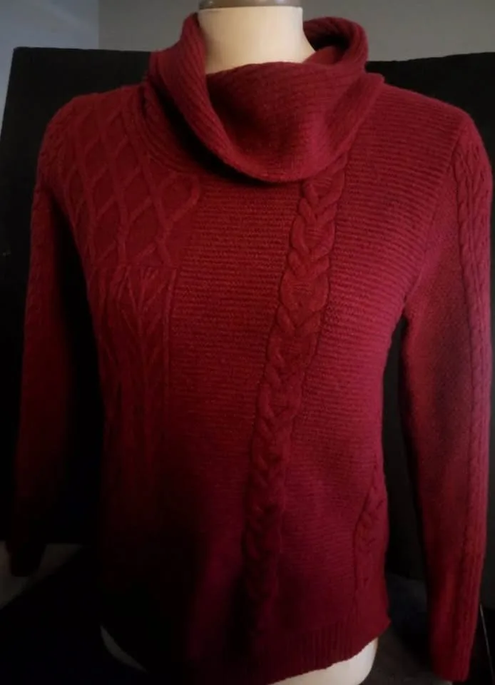 Women's Cable Knit Sweater - Red size L image indicator(3)
