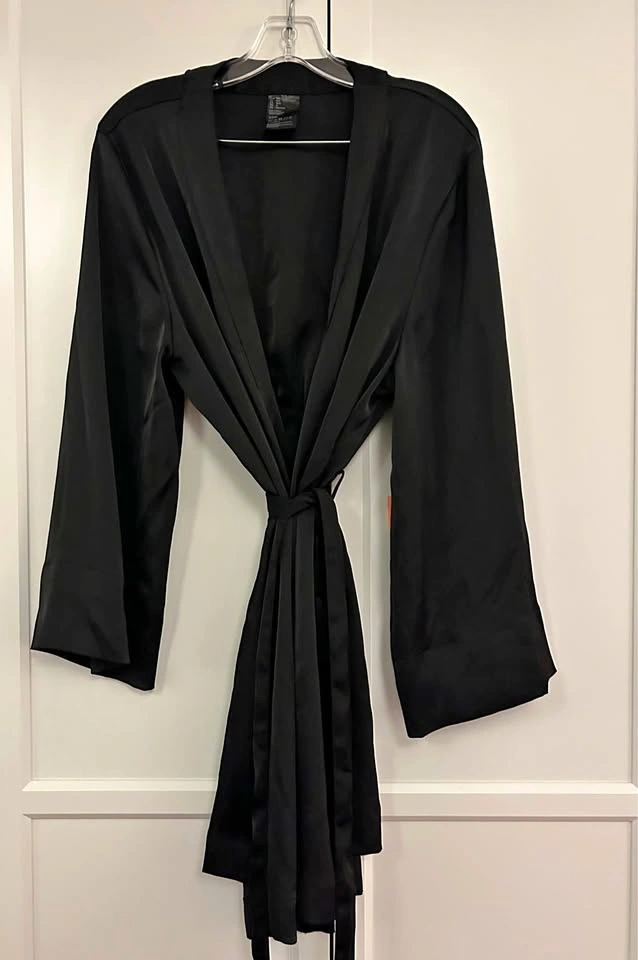 Shiny black robe H&M