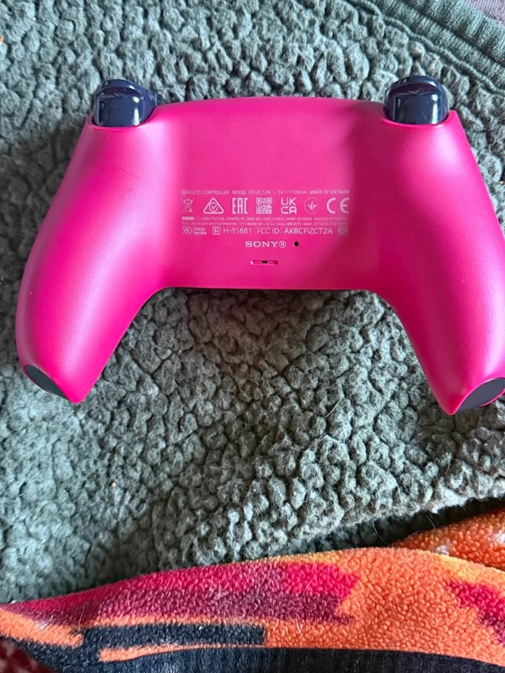 Sony DualSense Wireless Controller - Cosmic Red